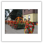 Radsportfreunde beim Umzug des SV08