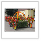 Radsportfreunde beim Umzug des SV08