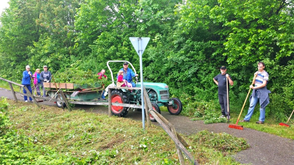 Im Einsatz f�r einen sauberen Radweg